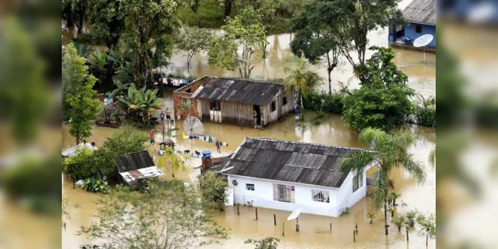 Quatro dos sete municípios que compõem a região litorânea do Paraná foram severamente afetados