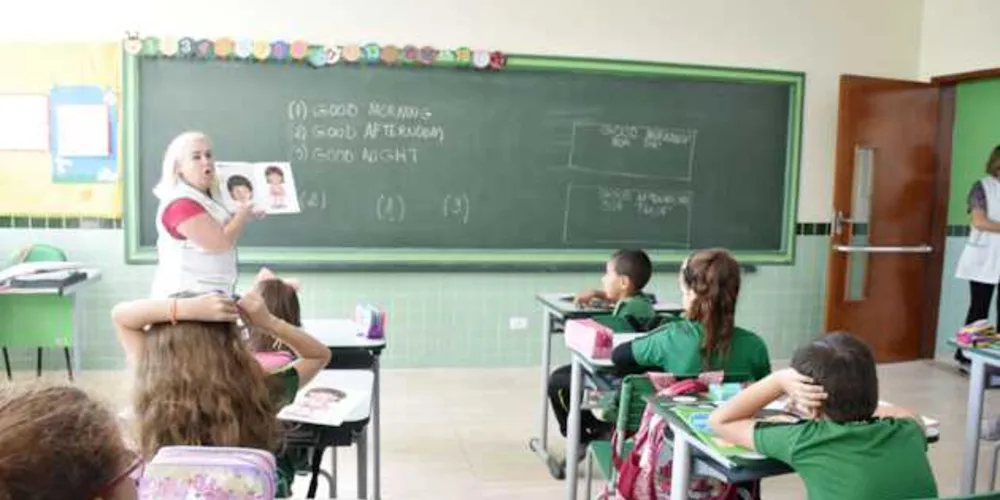 Novo decreto traz as medidas que serão adotadas na cidade nos próximos dias. Escolas deverão respeitar protocolo para o ensino híbrido