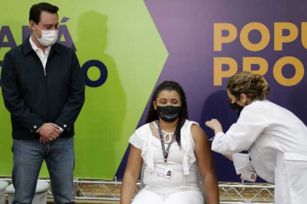 Imagem ilustrativa da imagem Paraná inicia oficialmente a vacinação contra a Covid