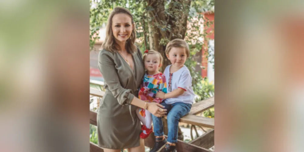 Carla Marilia Blum Morgado e seus filhos Elisa e Alfredo Blum Morgado