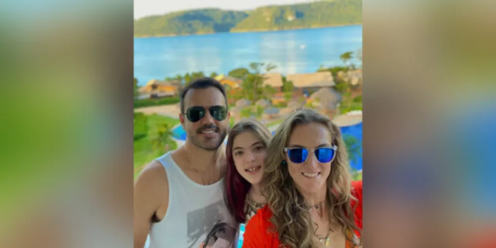 Brinde à vida – Maria Clara Bobato, filha do casal Franck e Valeska Bobato, comemora nesta terça-feira (20), a chegada de seu décimo primeiro ano de idade. Da coluna RC os votos de saúde e felicidades, a querida família Bobato.