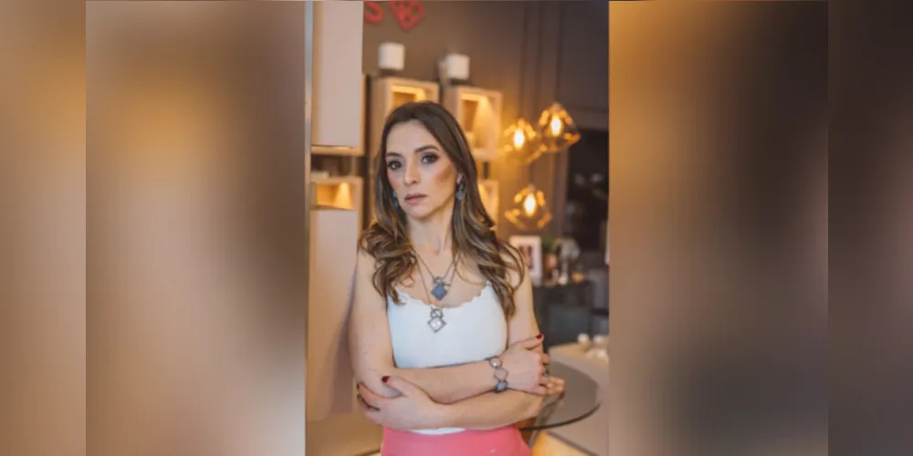 Felicitações – A empresária Mariza Sleutjes Kiers receberá as felicitações pela chegada de seu aniversário na próxima quinta-feira (22). Mariza vem se destacando com a boutique multimarcas Kiers Concept e com sua marca própria de acessórios. Da coluna RC os votos de prosperidade e realizações.