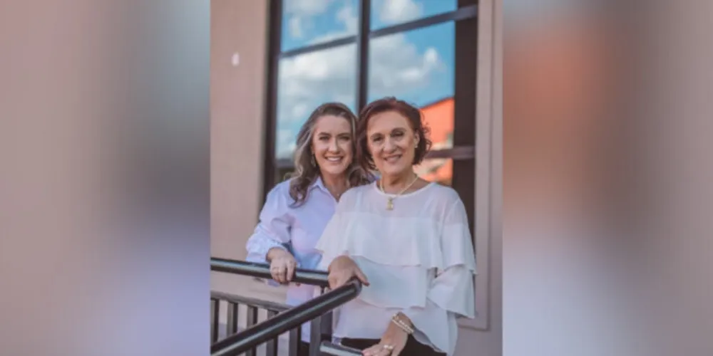 Portrait - No registro mãe e filha, Thelma Campagnoli e sua filha Paula Campagnoli participaram do especial dia das Mães da construtora Legacy. 