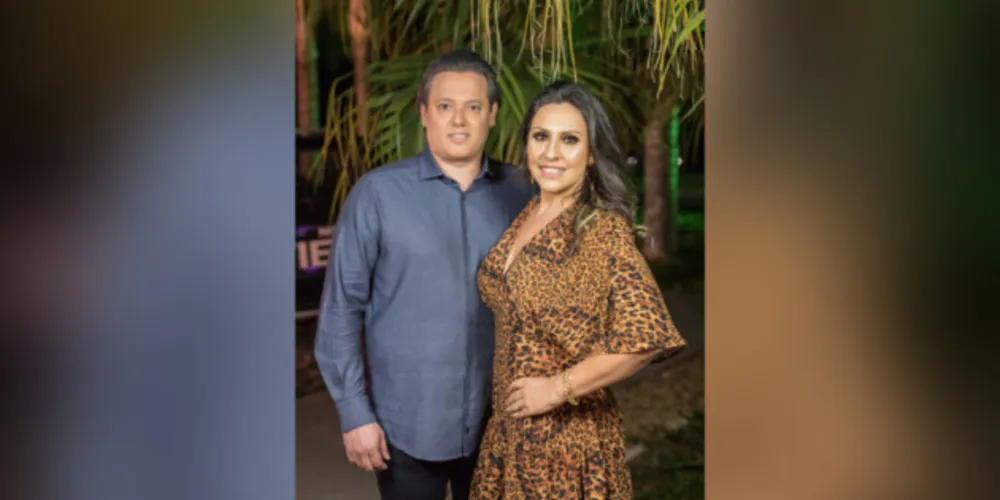 Felicitações - Uma das profissionais mais competentes do mercado de eventos, assinando parcerias de sucesso sempre, Thais Cury, festejará a troca de idade nesta quinta-feira (20). Dona de uma beleza invejável, a mãe da pequena e fofa Maria Eduarda receberá os votos de sonhos realizados e muita saúde ao lado do esposo, Duda Parucker na intimidade familiar. Da coluna RC os desejos de muitas conquistas nesse novo ciclo que se inicia. 