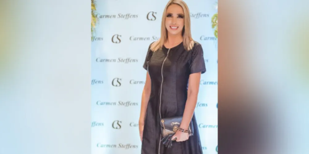 Bday – Nicolli Di Piero Droppa receberá as felicitações pela passagem de seu aniversário no próximo sábado (29). Da coluna RC os votos de alegrias e sucesso.