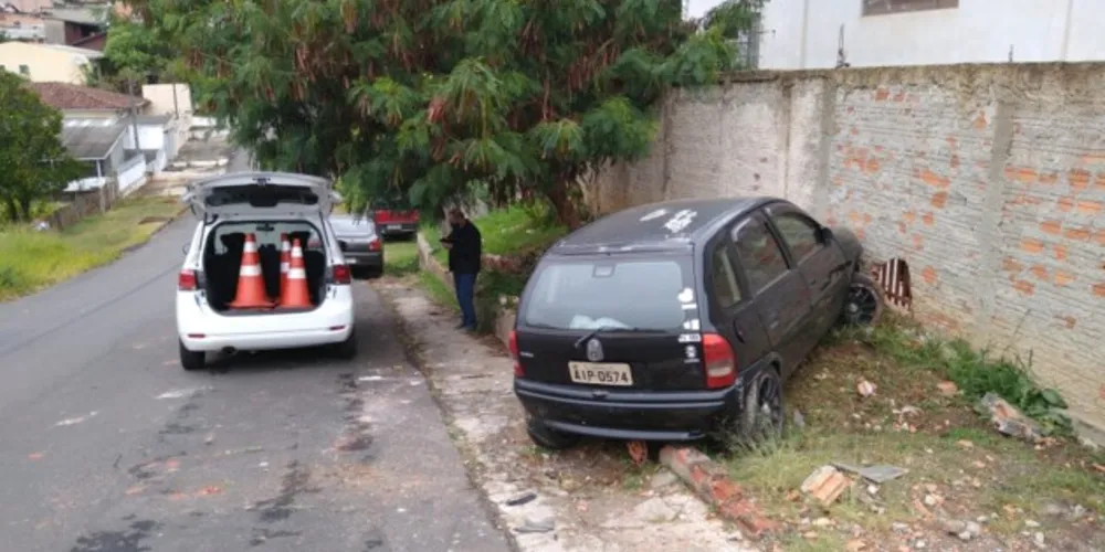 Imagem ilustrativa da imagem Colisão entre carros assusta moradores de Olarias