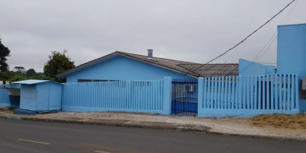 De acordo com a gestão municipal, dois profissionais foram contaminados. As aulas presenciais seguem suspensas