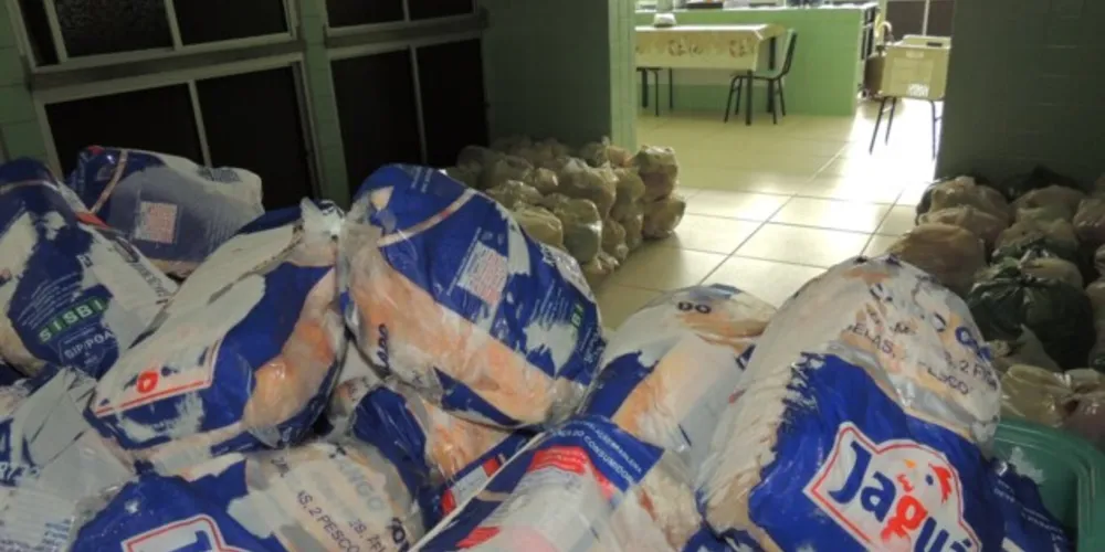 Objetivo é garantir mais comida para aqueles que dependiam da merenda escolar