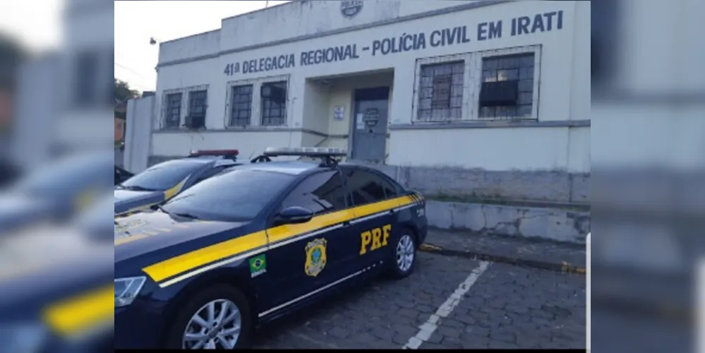 O homem foi levado para a delegacia de Irati.