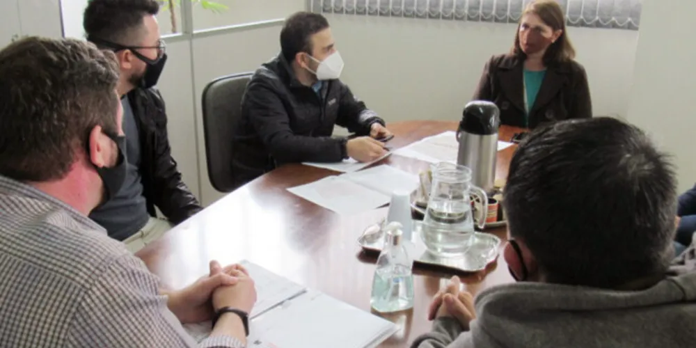 Deputado Aliel, durante visita à Prolar.