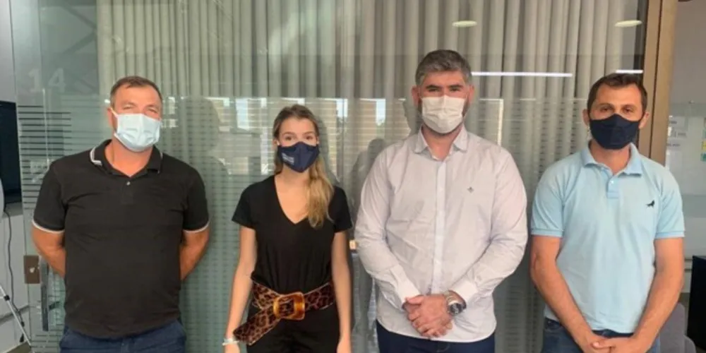 Prefeito Renan Romanichen esteve reunido com a deputada federal Luiza Canziane nesta semana
