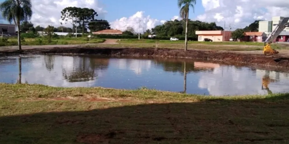 Projeto prevê área verde com bancos, pista de caminhada e estacionamento