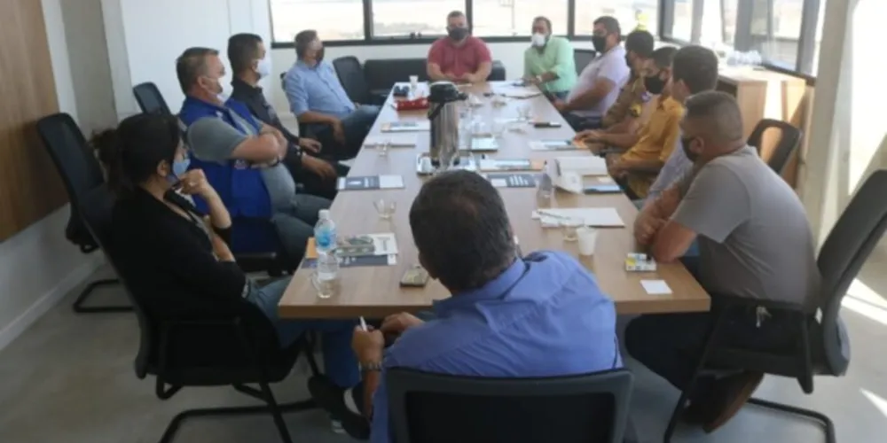 Reunião realizada nesta terça-feira (4) abordou detalhes sobre a implementação de um semáforo entre a Avenida dos Pioneiros e a Rua das Campinas
