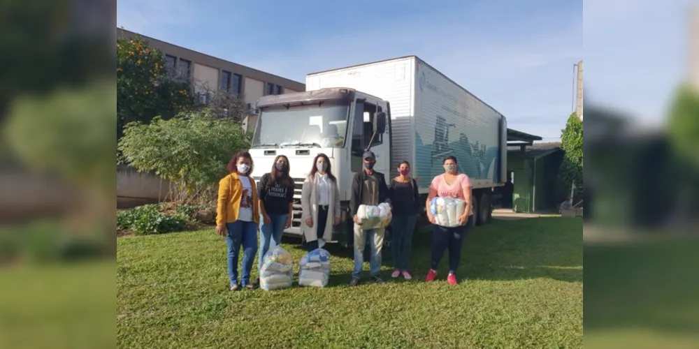 Cerca de 390 kits de alimento foram enviados nesta semana