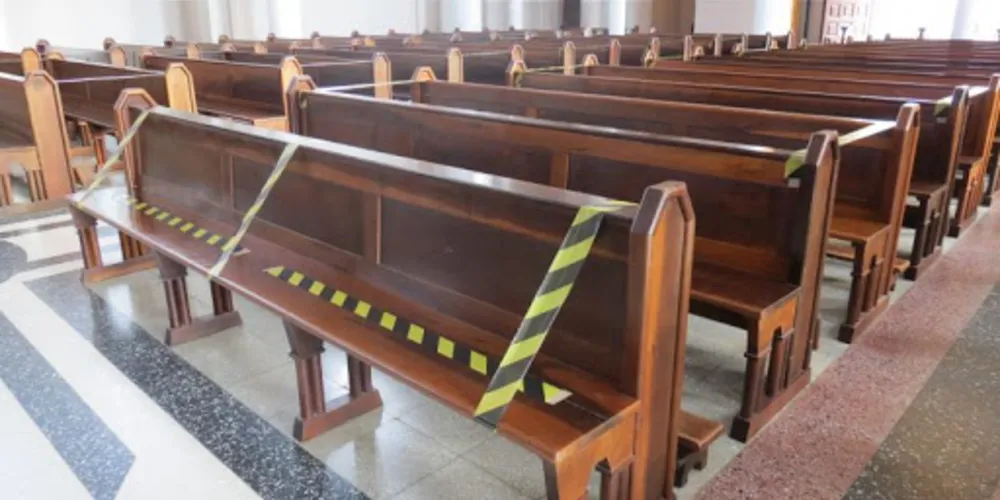 Atual resolução aumenta, de 15% para 25%, o número máximo de pessoas que podem assistir os cultos religiosos, conforme a capacidade de cada templo