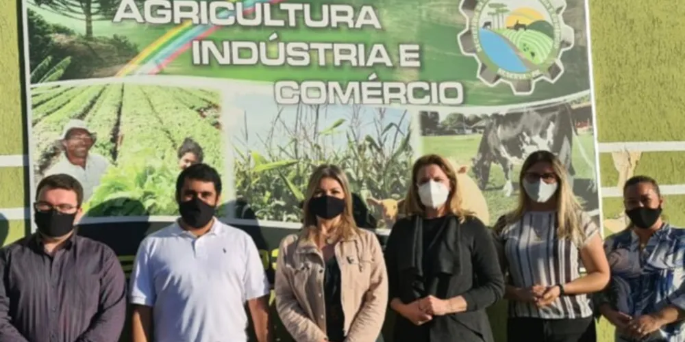 Deputada Aline Sleutjes esteve na cidade para reforçar a parceria com a administração local