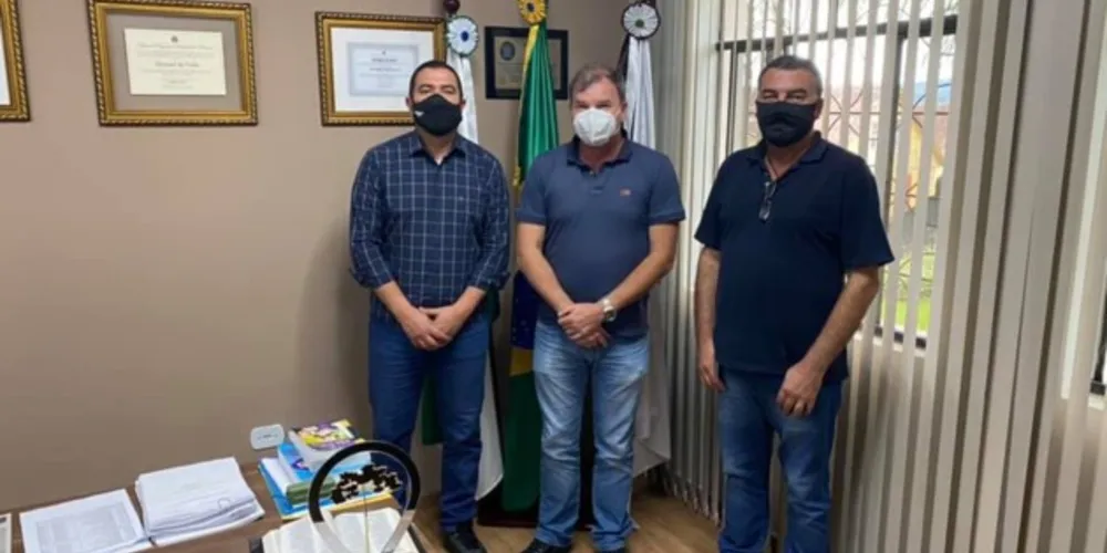 Chefes do Executivo debateram propostas executadas recentemente nos dois municípios