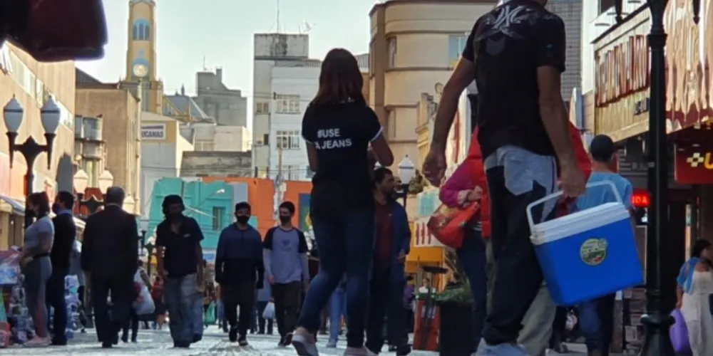 Leitos de UTI seguem lotados na cidade