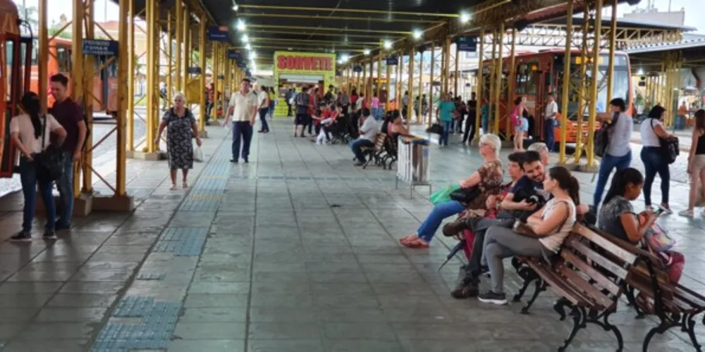 Ônibus voltam a circular nesta quinta-feira (13), em Ponta Grossa