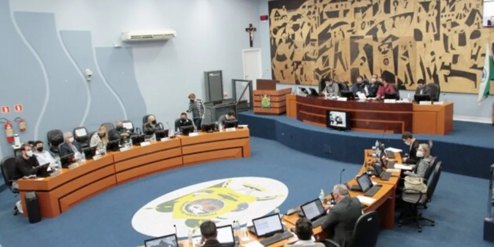 Câmara de vereadores de Ponta Grossa, durante 'Sessão Ordinária'.