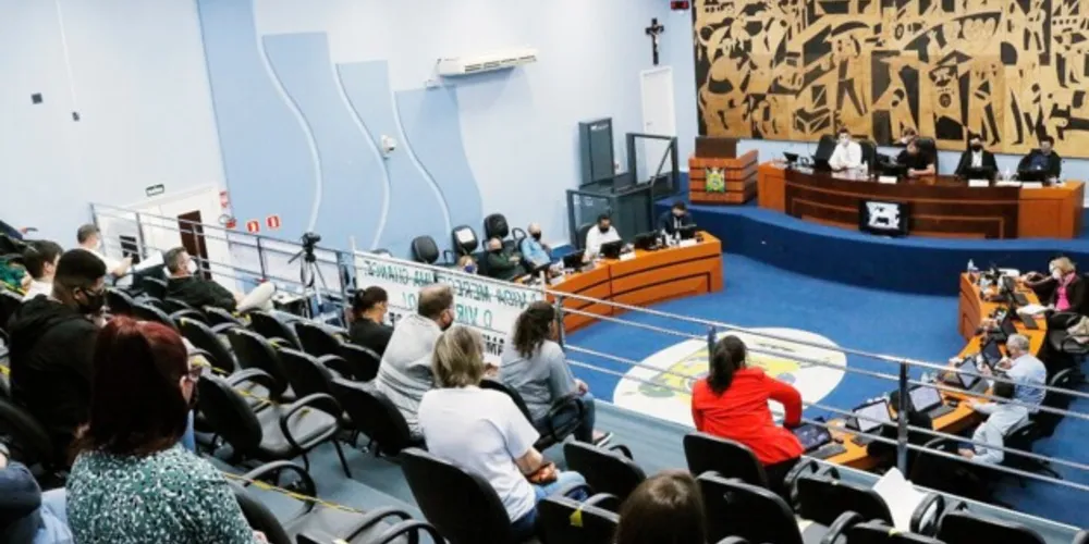 Maioria dos vereadores aprovaram o PL nesta segunda-feira (19).