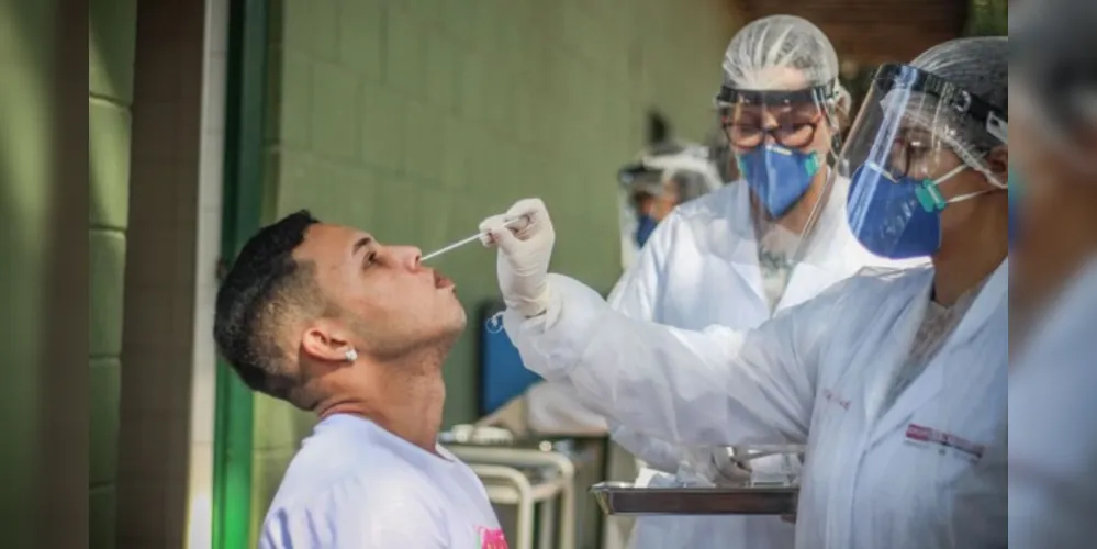 Brasil já registra mais de 15 milhões de casos da covid-19.