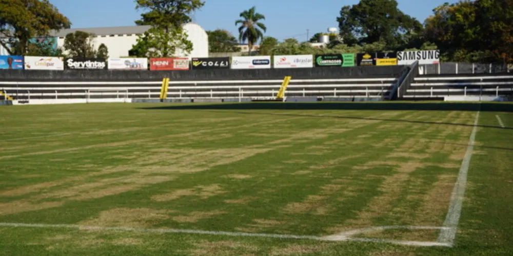 Gramado do Germano Krüger está em manutenção