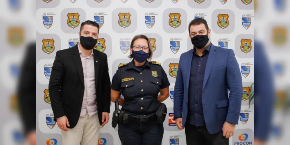 Vereador Leandro, comandante Maribel e deputado Alexandre.