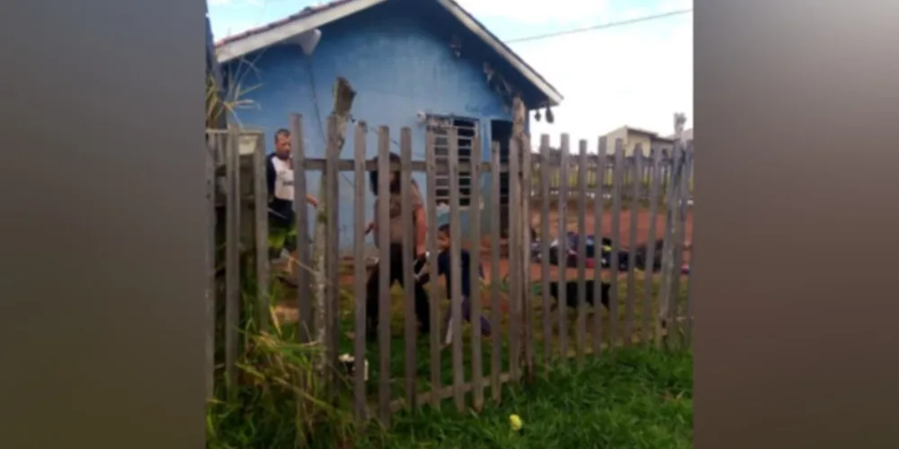 Família precisa de ajuda após ter casa incendiada