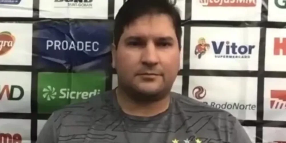 Matheus Costa em coletiva após jogo do OFEC contra o Paraná Clube