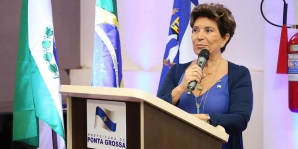Prefeita da cidade de Ponta Grossa, Elizabeth Schmidt.