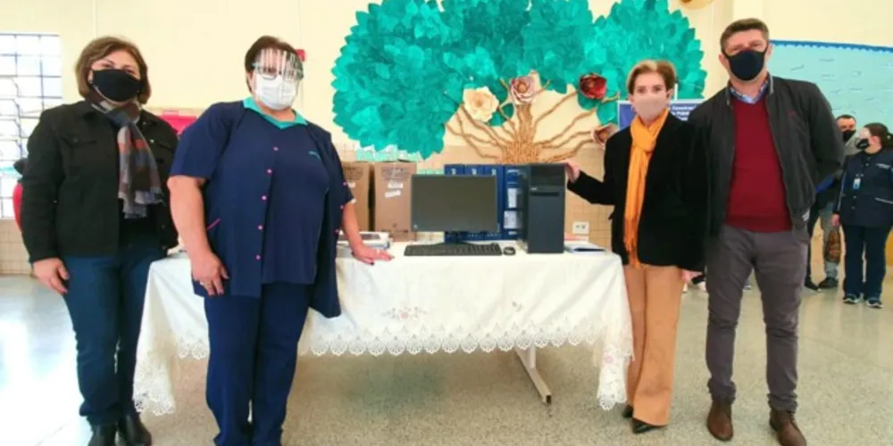 Escola Municipal Égdar Zanoni, no Conjunto Residencial Gralha Azul recebeu os equipamentos.