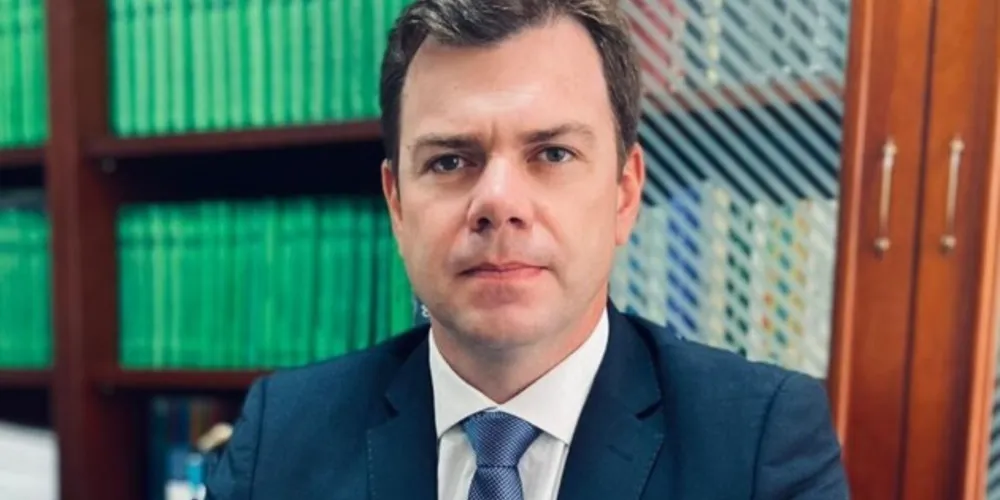 Procurador geral da cidade de Ponta Grossa, Gustavo Schemim da Matta.