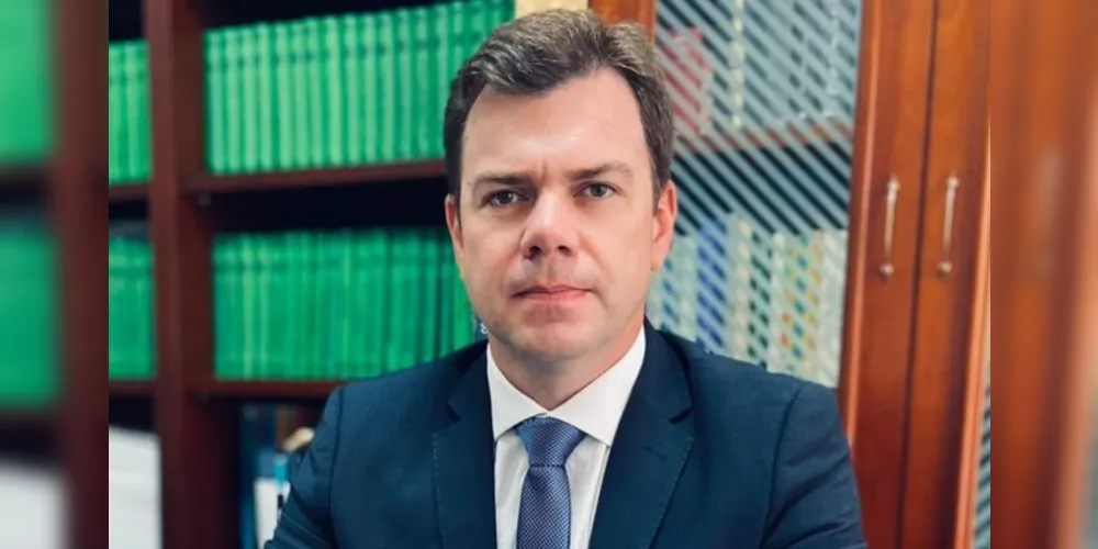 Procurador geral da cidade de Ponta Grossa, Gustavo Schemim da Matta.