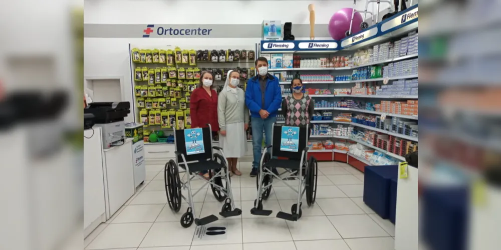 a entrega das cadeiras de rodas foi feita na Fleming 24h 