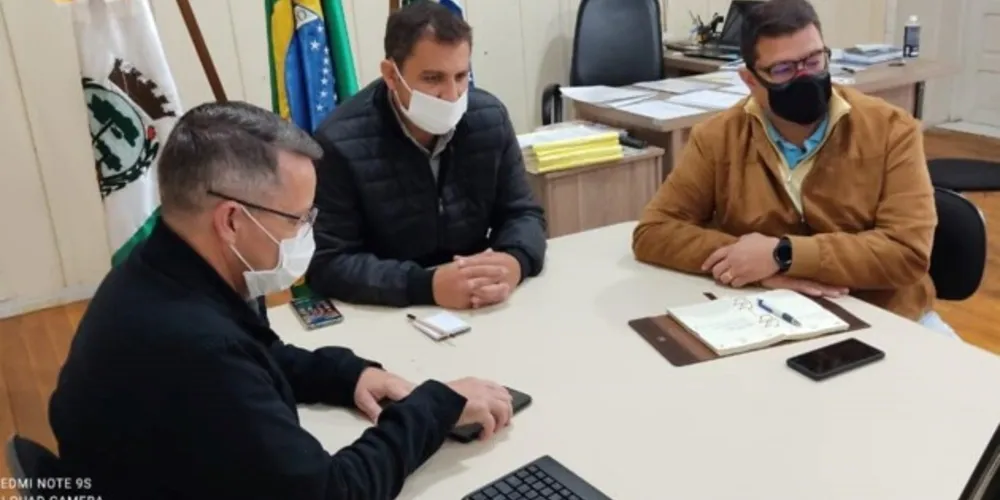 Douglas Modesto (PSB) esteve reunido com representantes da Invest Paraná