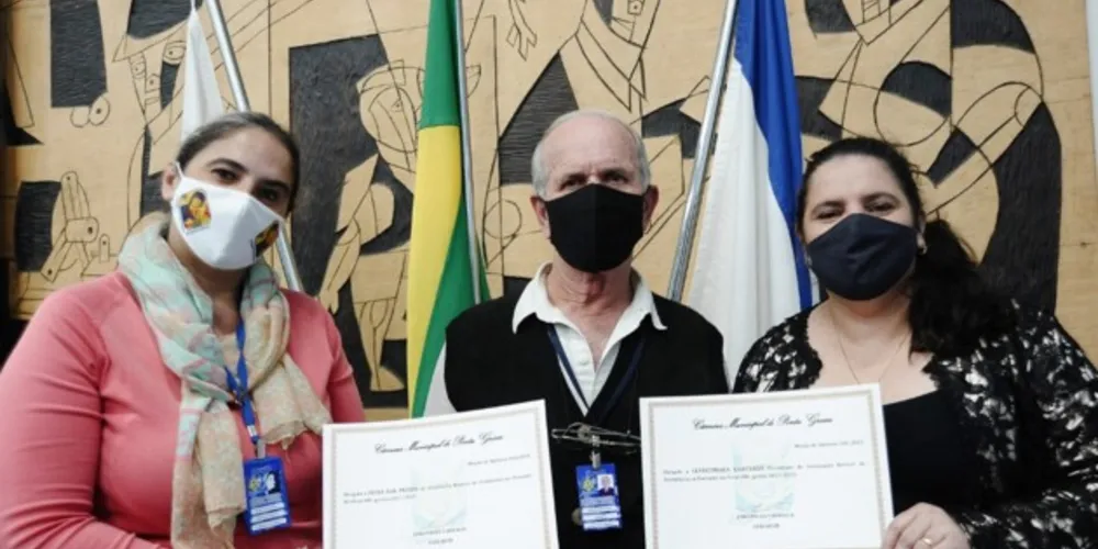 Diretoras da Associação Reviver e vereador Jairton da Farmácia.