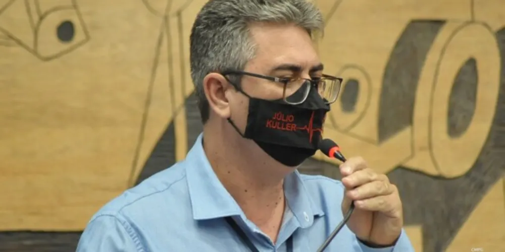 Parlamentar está em tratamento e realizando exames. Situação dele é estável.