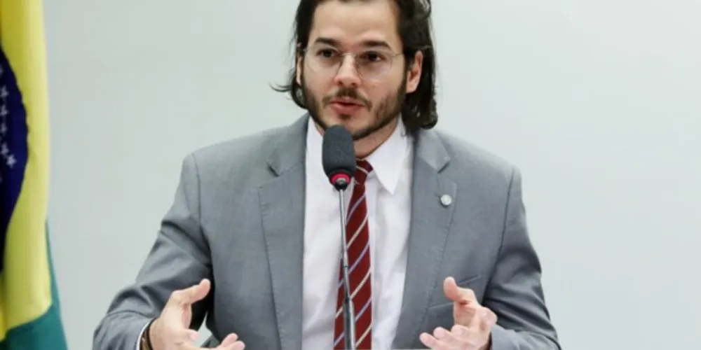 Autor da proposta é o deputado Tulio Gadêlha (PDT).