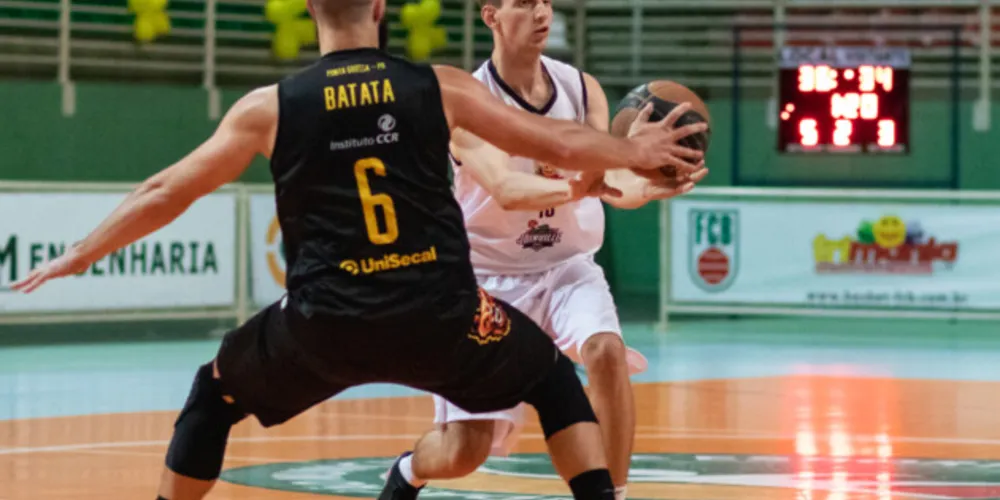 Na 1ª fase, time de Ponta Grossa conquistou oito vitórias em dez partidas disputadas