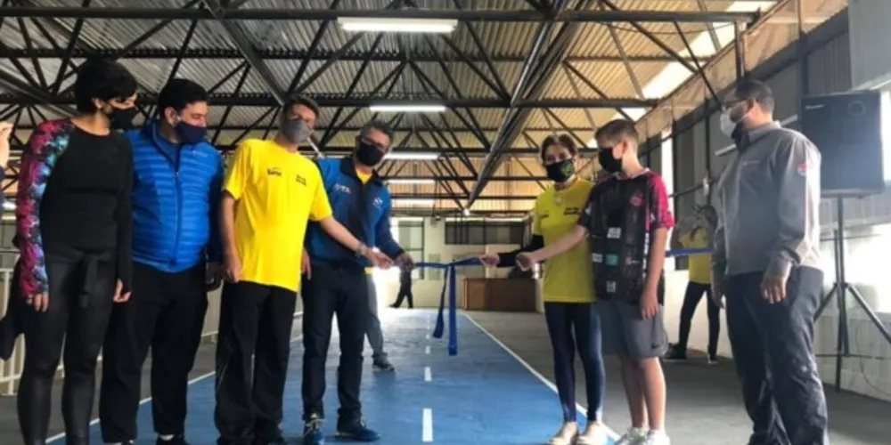 Lideranças estiveram presentes na inauguração da pista
