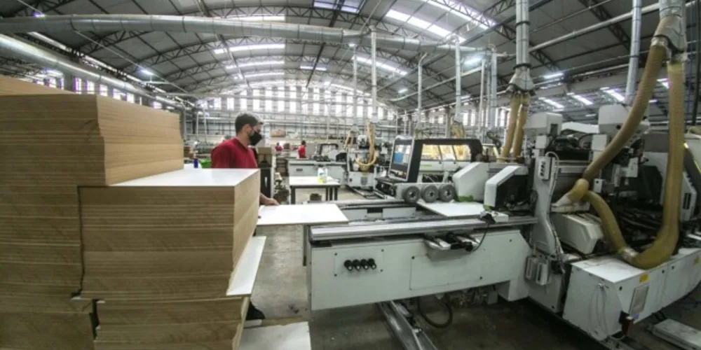No acumulado deste ano de 2021, a indústria gerou 529 novos postos de trabalho
