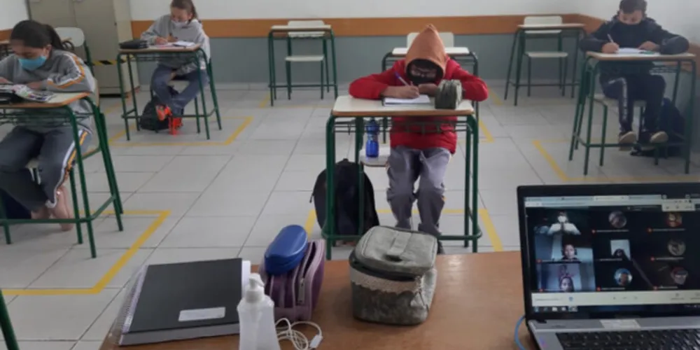 Em todas as instituições haverá o modelo híbrido de ensino.
