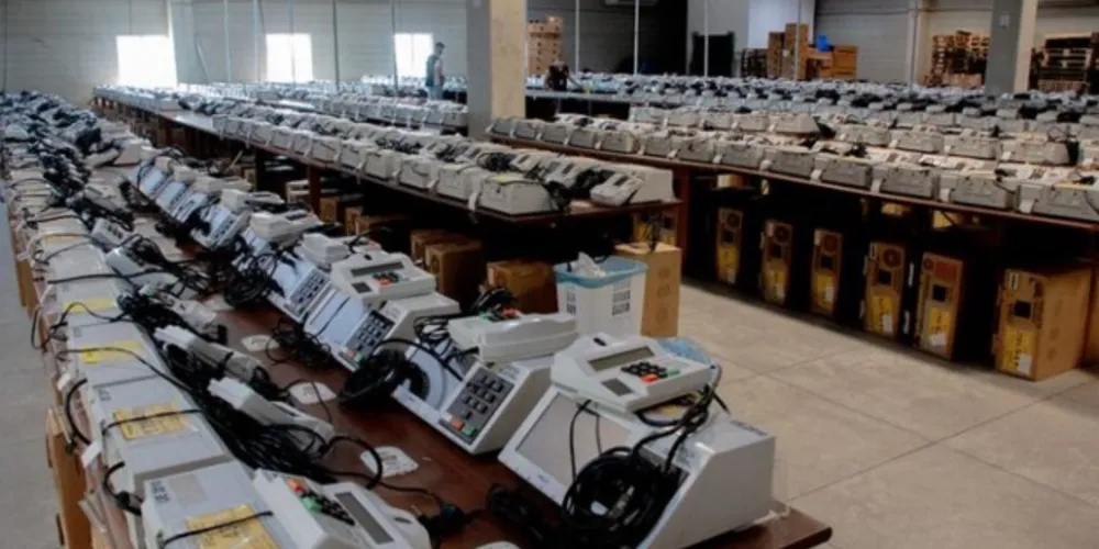 PEC exige a impressão de cédulas em papel na votação e na apuração de eleições, plebiscitos e referendos no Brasil.