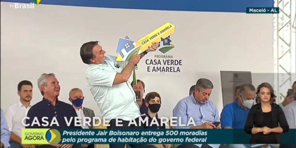 Em Maceió (AL), presidente chamou ainda o relator da CPI da Covid de traidor: 'Somente Deus me tira daquela cadeira'