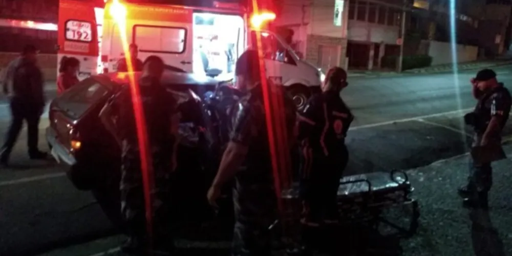 Equipes da PM e Samu auxiliaram no parto que foi realizado na Avenida Vicente Machado