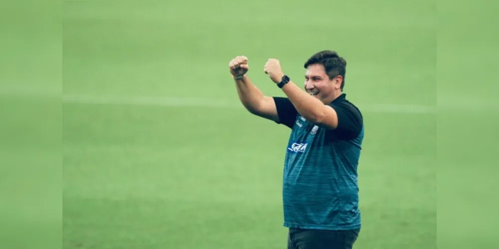 Concorrentes diretos ao primeiro lugar perderam seus jogos mantendo o Alvinegro na ponta da tabela