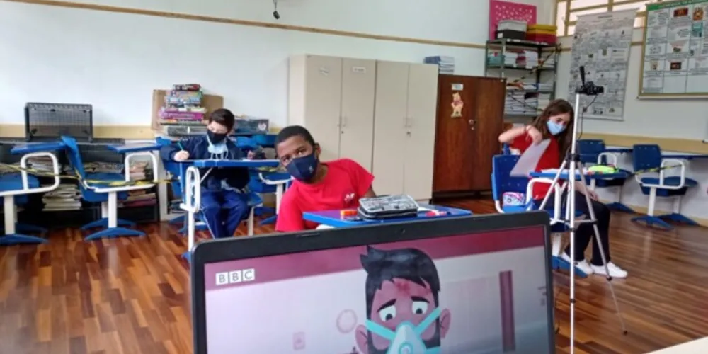 Aulas síncronas ajudam a alcançar todos os alunos