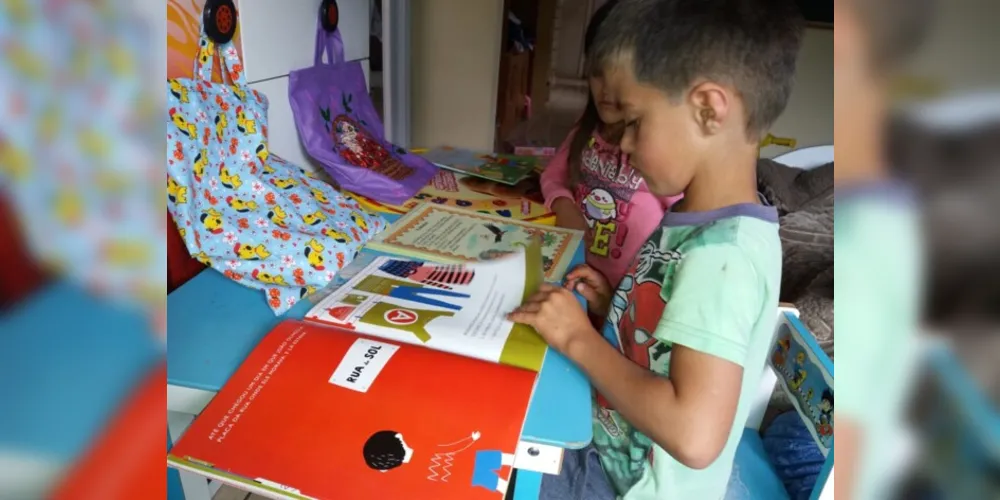 Alunos vem recebendo material em casa