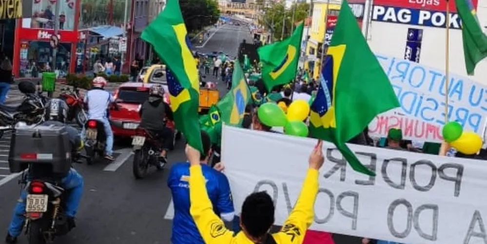 Manifestação aconteceu na tarde deste sábado